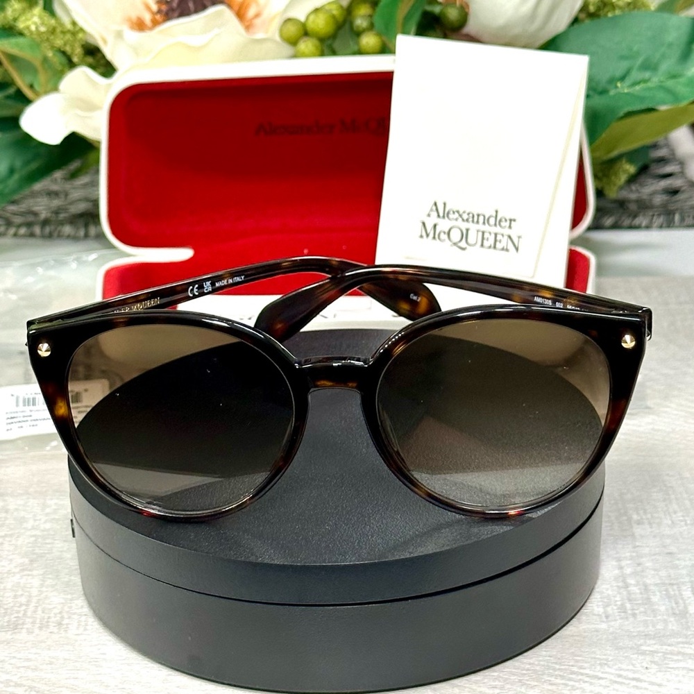 NEW! Alexander McQueen Edge Cateye Sunglasses 55mm - Picture 5 of 8